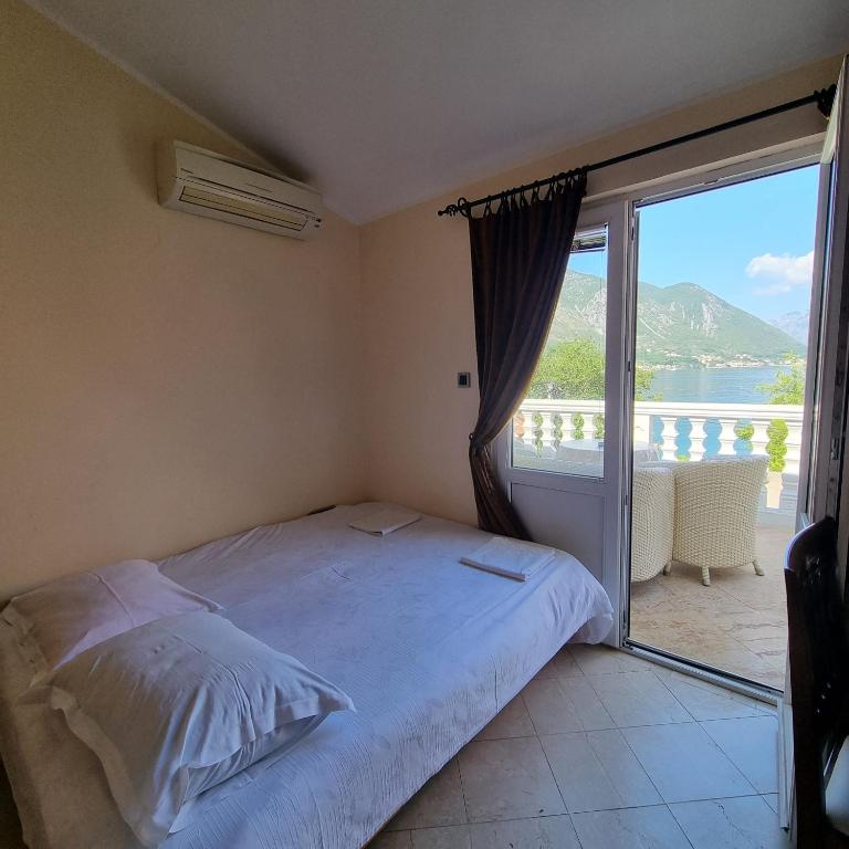lovely apartment on the sea shore, with a view and free Wi-Fi - Apartman sa 1 Spavaćom Sobom - 13