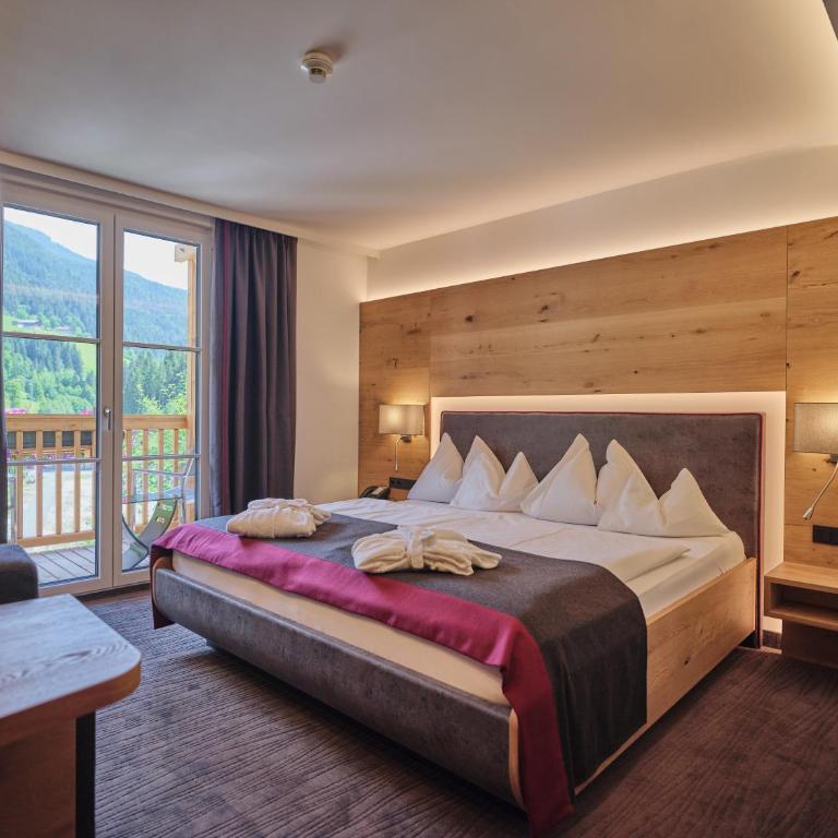 Sporthotel Wagrain - Deluxe Doppelzimmer mit Balkon - 2