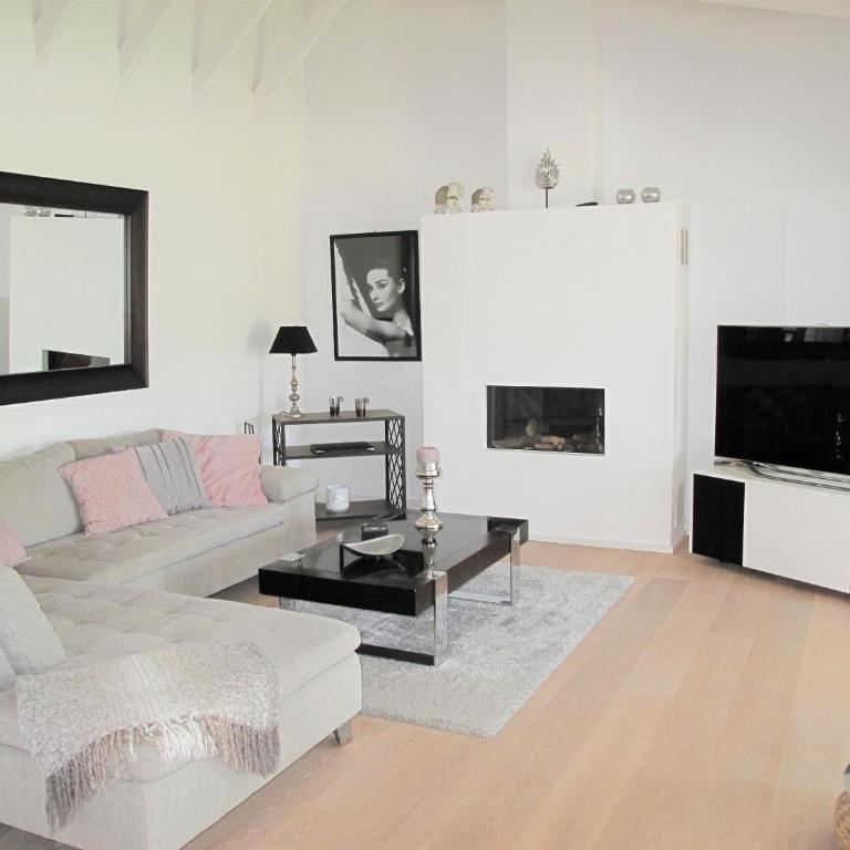 Villa in La Cala de Mijas - Three-Bedroom Villa - 7