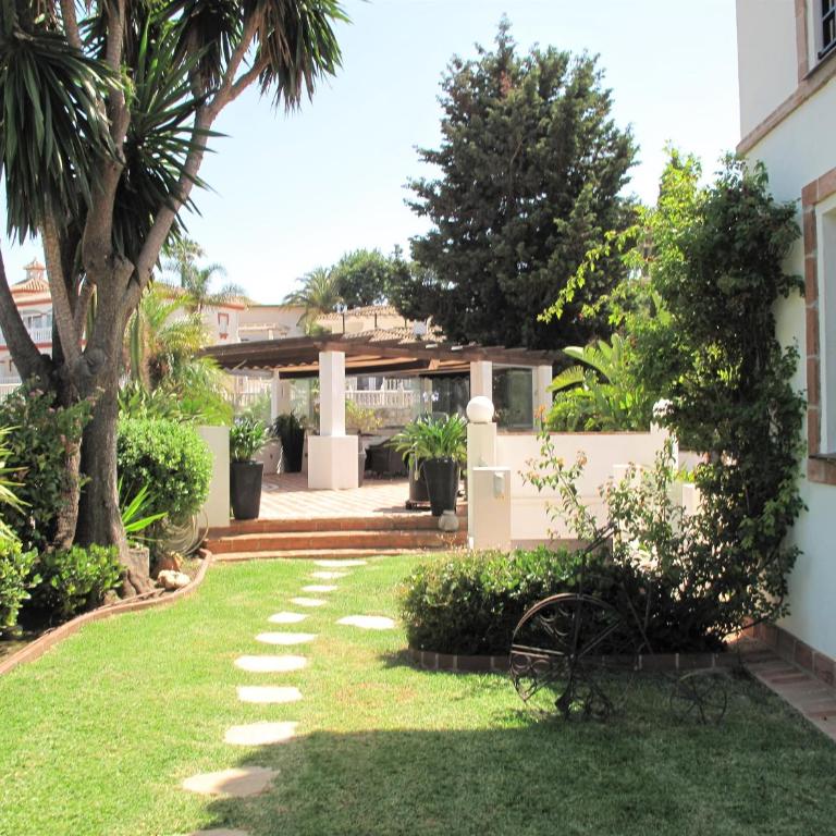 Villa in La Cala de Mijas - Three-Bedroom Villa - 27