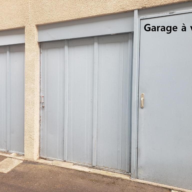 Hébergement Artense - Chambre Quadruple avec Salle de Bains Privative - 12