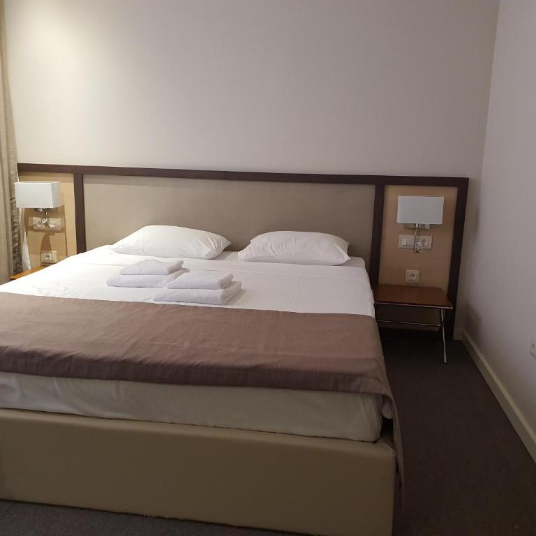Hotel Bono - Niskobudžetna Dvokrevetna Soba sa Bračnim Krevetom - 8