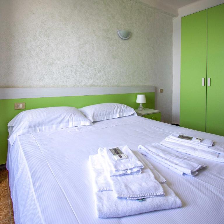 Hotel San Pietro Chiavari - Camera Matrimoniale/Doppia con Letti Singoli - 2