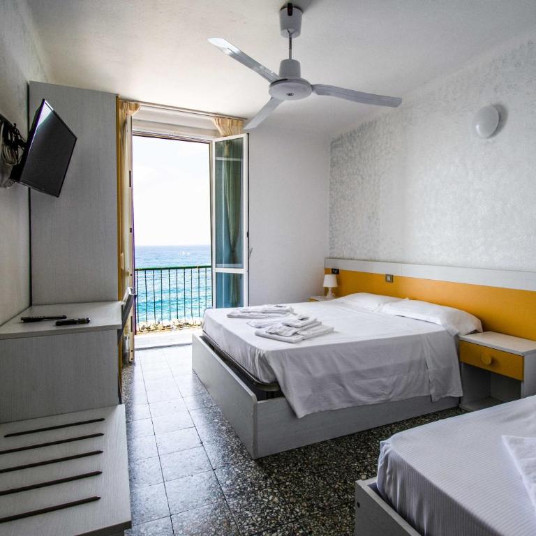 Hotel San Pietro Chiavari - Camera Tripla con Vista Mare - 1