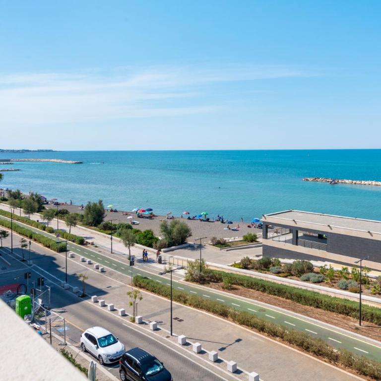 GuestHost - Waterfront Apartment with seaview balcony - Appartamento con Vista Mare - 3
