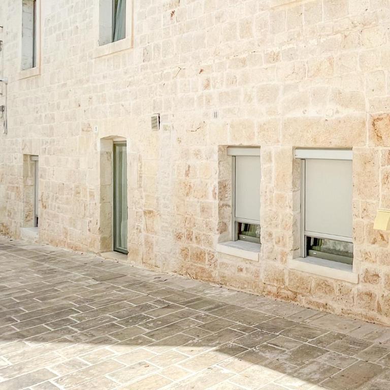 Vico Bianco Raro Smart Rooms Collection - Large Double Room - Cave - 12