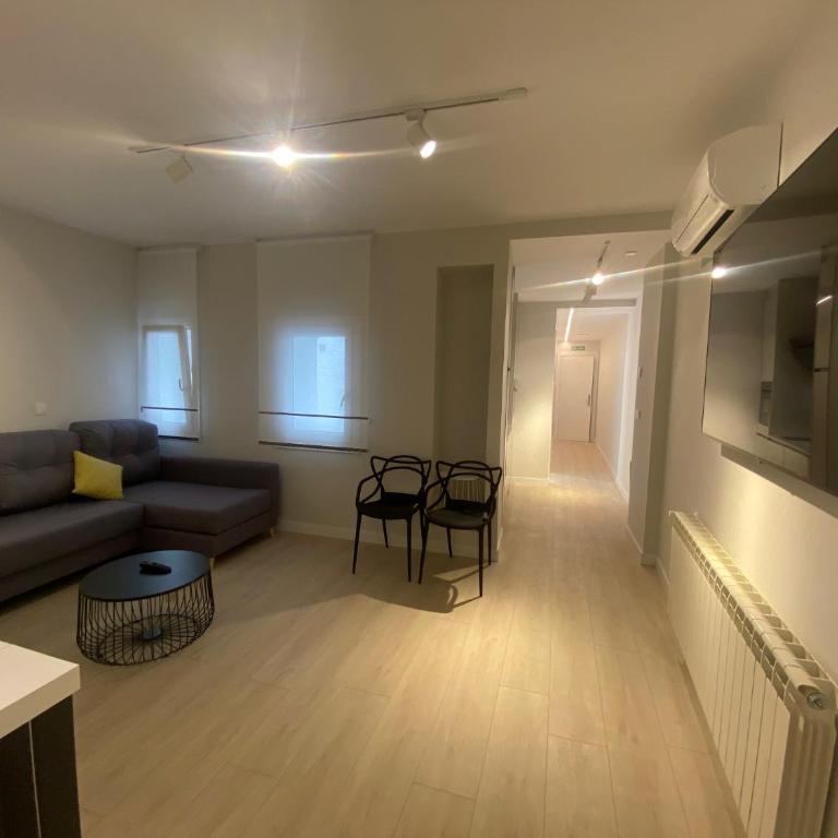 APARTAMENTOS LA FLORA BURGOS todos con aire acondicionado y ascensor - Apartamento de 1 dormitorio - 6