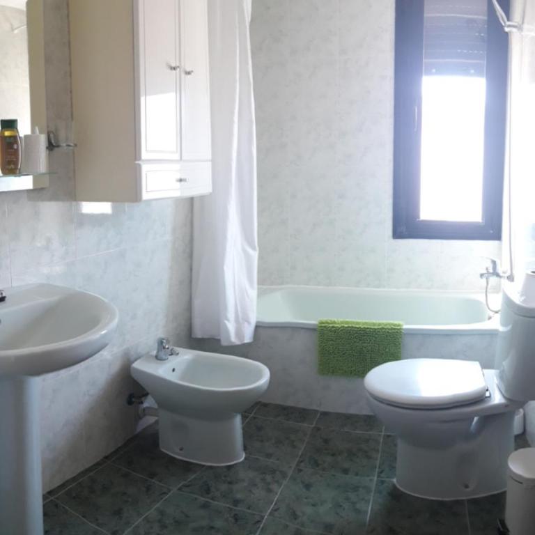 El Descanso - Three-Bedroom Apartment - 13