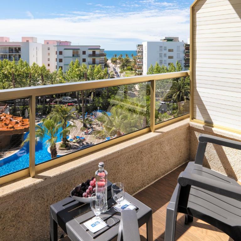 H10 Salou Princess - Habitación Doble con vistas a la piscina (2 adultos) - 2 camas - 4