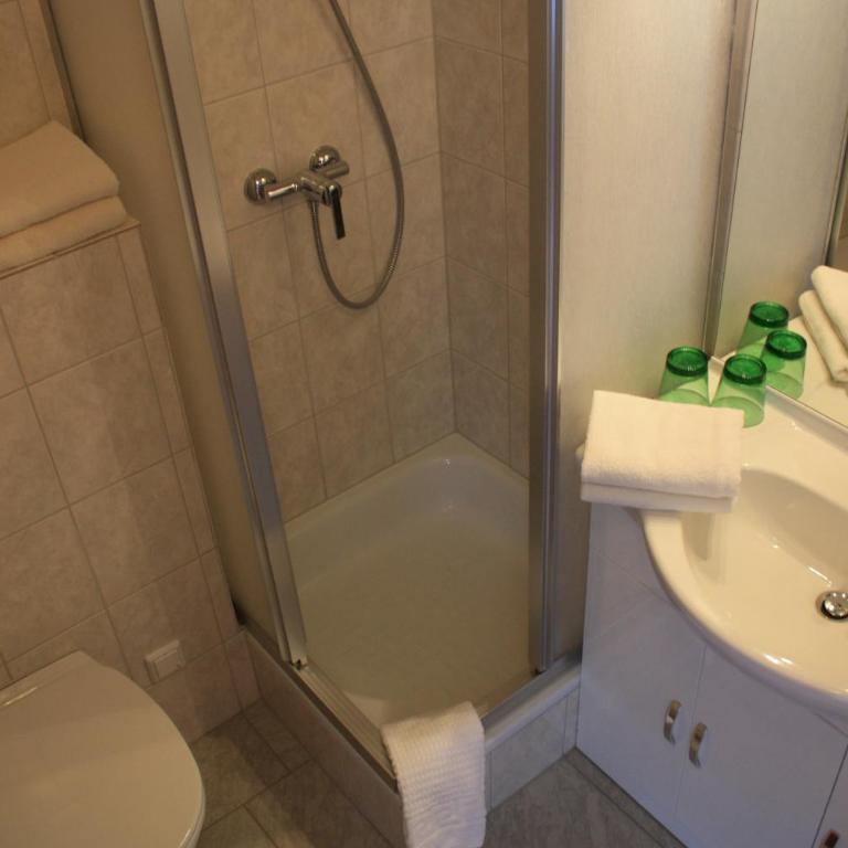 Landhotel Wolf - Doppelzimmer mit Balkon - 11
