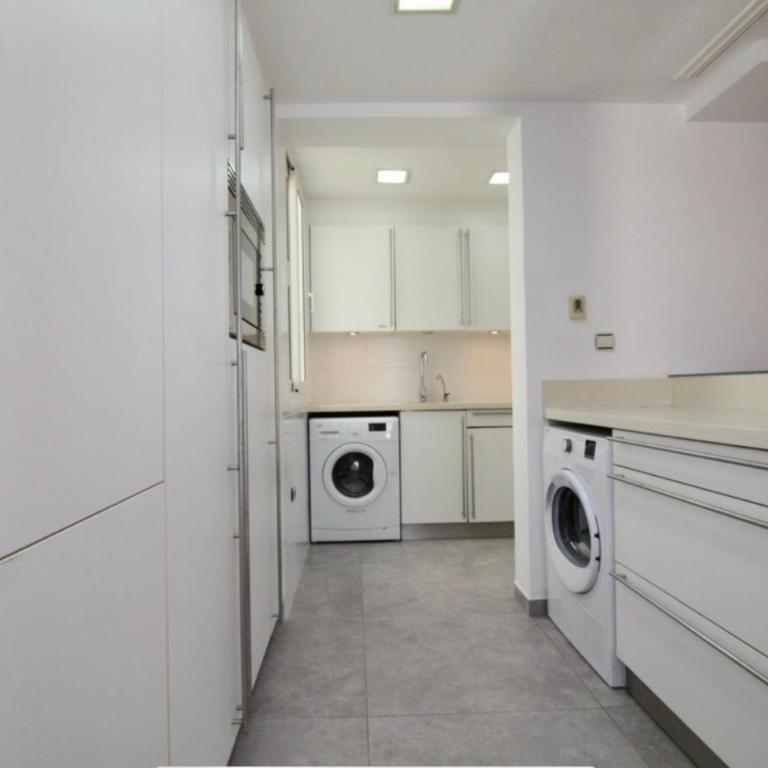 Lujoso apartamento en 1ª línea recién reformado - Apartamento de 3 dormitorios - 13