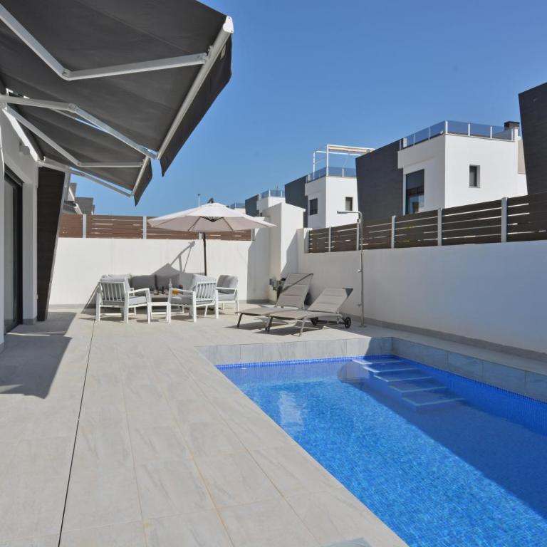 Luxury Villa by NRAS - Villa with Private Pool - 16