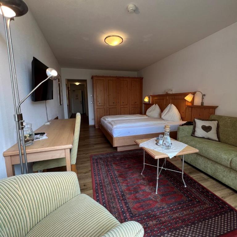 Hotel Goldener Stern - Superior Vierbettzimmer - 1