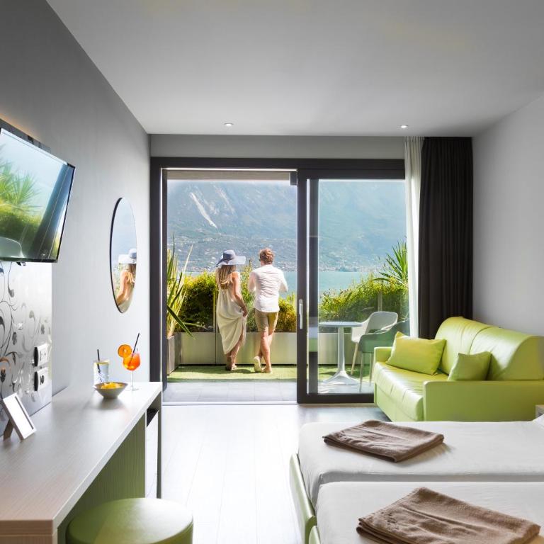 Hotel La Fiorita - Camera Comfort Doppia con Letti Singoli con Vista Lago - 2