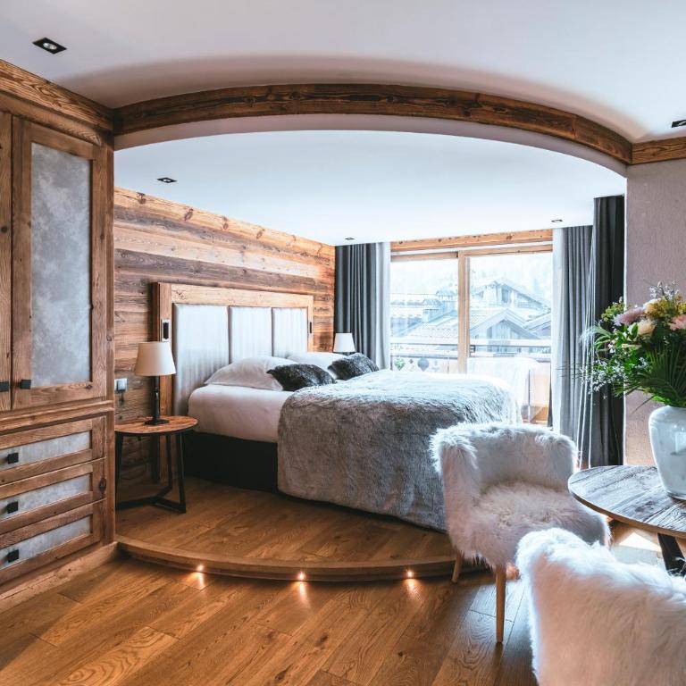 Hôtel Les Peupliers - Chambre Supérieure - Vue sur Village - 3