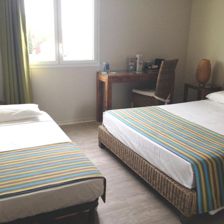 Kyriad Perpignan Sud - Chambre Triple - 1