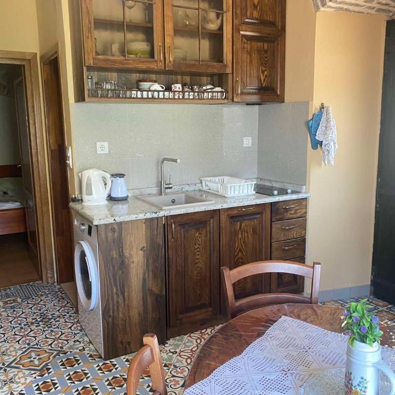 Captain's House in Dobrota - Apartment with Sea View - 9