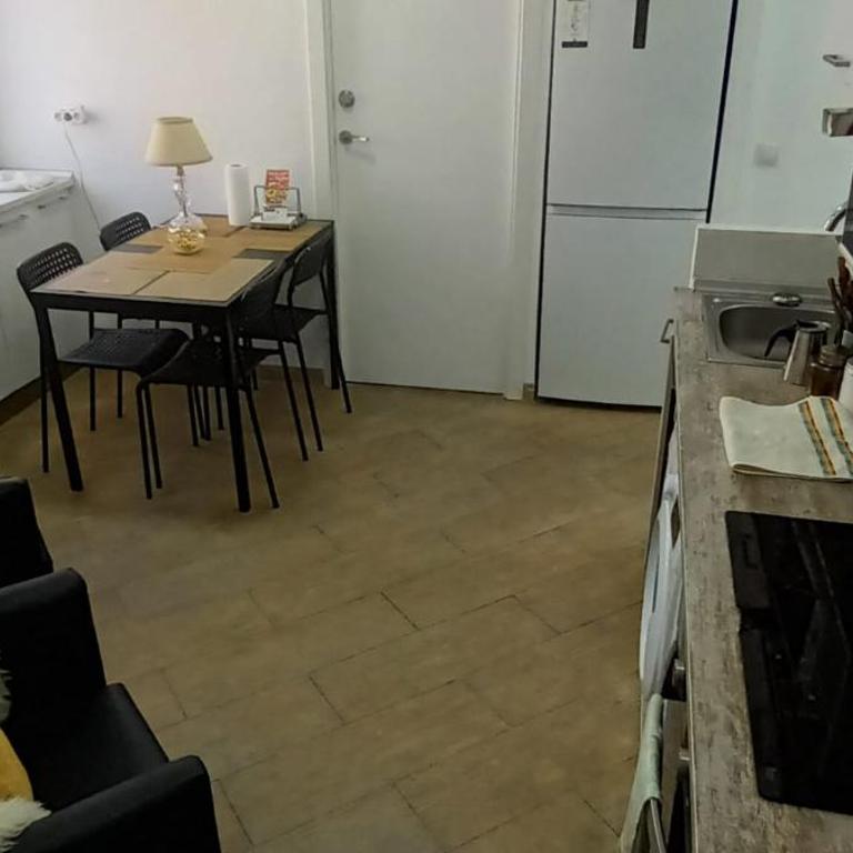 Habitación AP - Standard Single Room with Shared Bathroom - 1