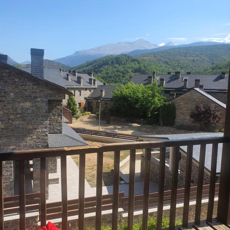 VUT-HU-22-247 Fabuloso Apartamento con vistas a la montaña El Abedul Luga 23 Castiello de Jaca - Appartamento con 2 Camere da Letto - 30