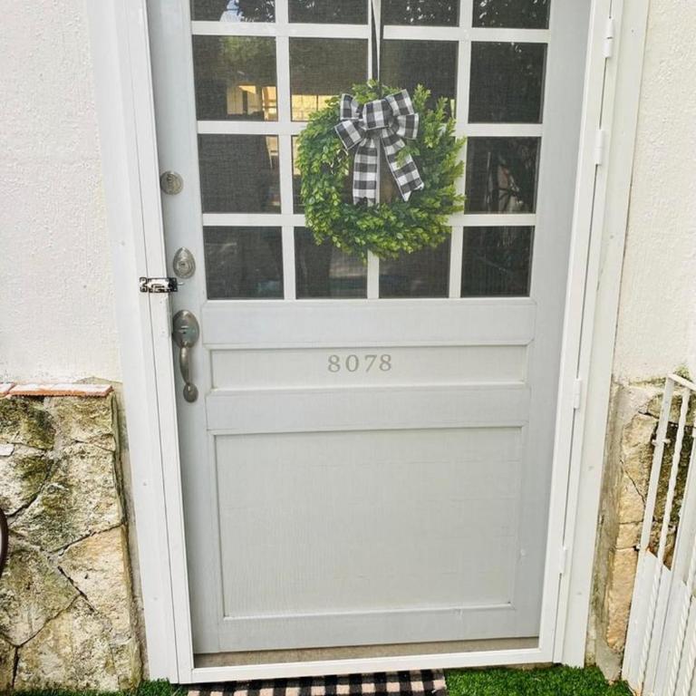 Cozy espacious welcoming apartment PET FRIENDLY - Two-Bedroom Apartment - 24