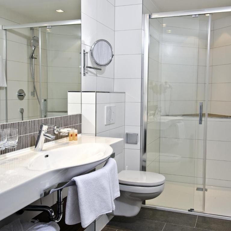Hotel Garni Astoria - Comfort Doppelzimmer mit Balkon - 4