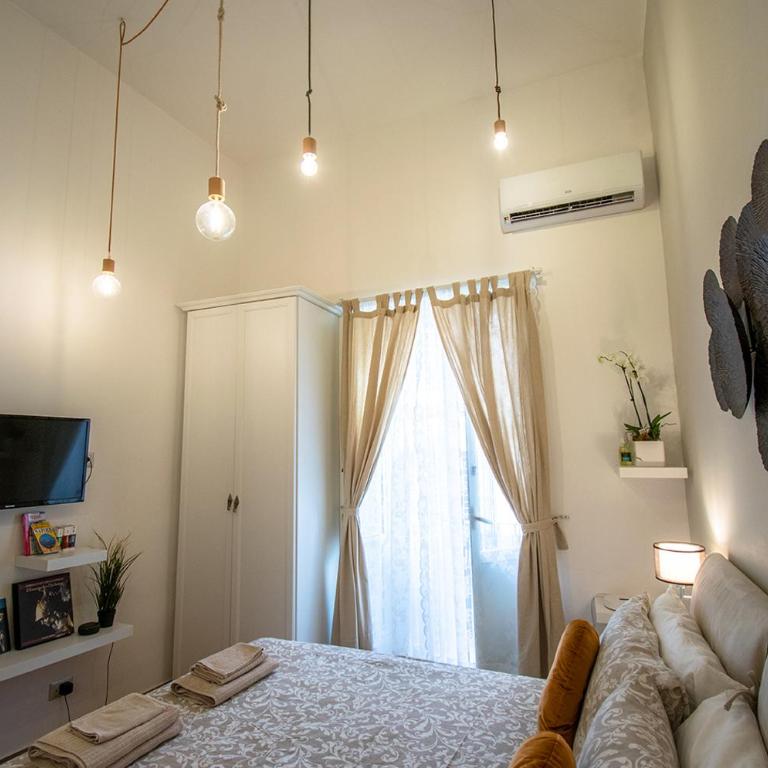 Lorenzo's Art Studio 2 - Via Tribunali - One-Bedroom Apartment - 13