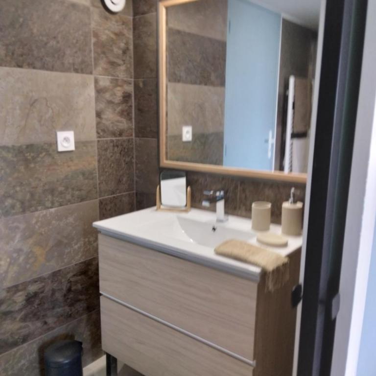 Le Spot 577 - Chambre Lit Queen-Size - Vue sur Mer - 8