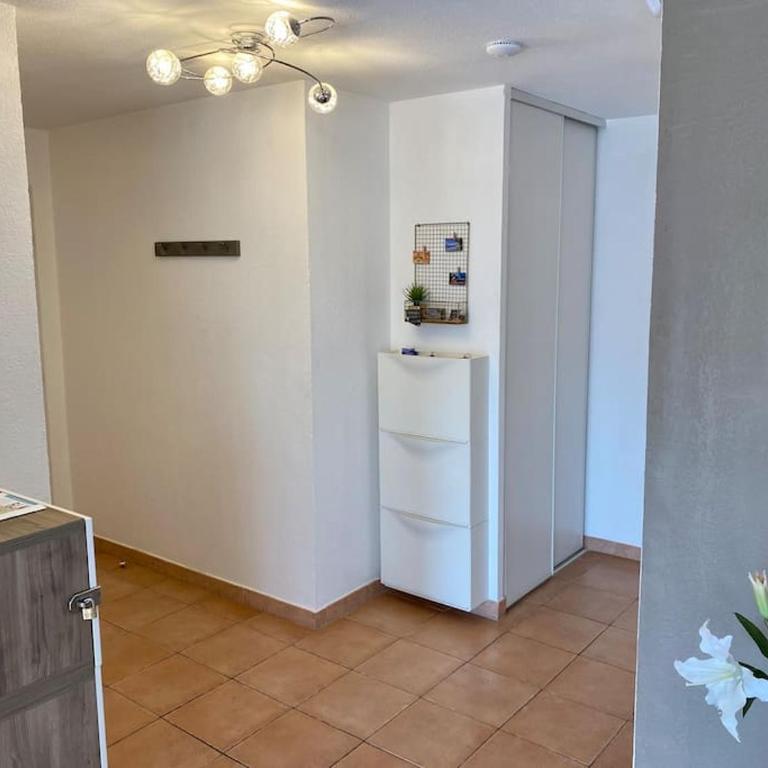 Coeur de Fréjus, L'AMPHITHÉÂTRE, appartement 3 pièces climatisé, terrasse, barbecue, piscine & parking - Apartment with Terrace - 13