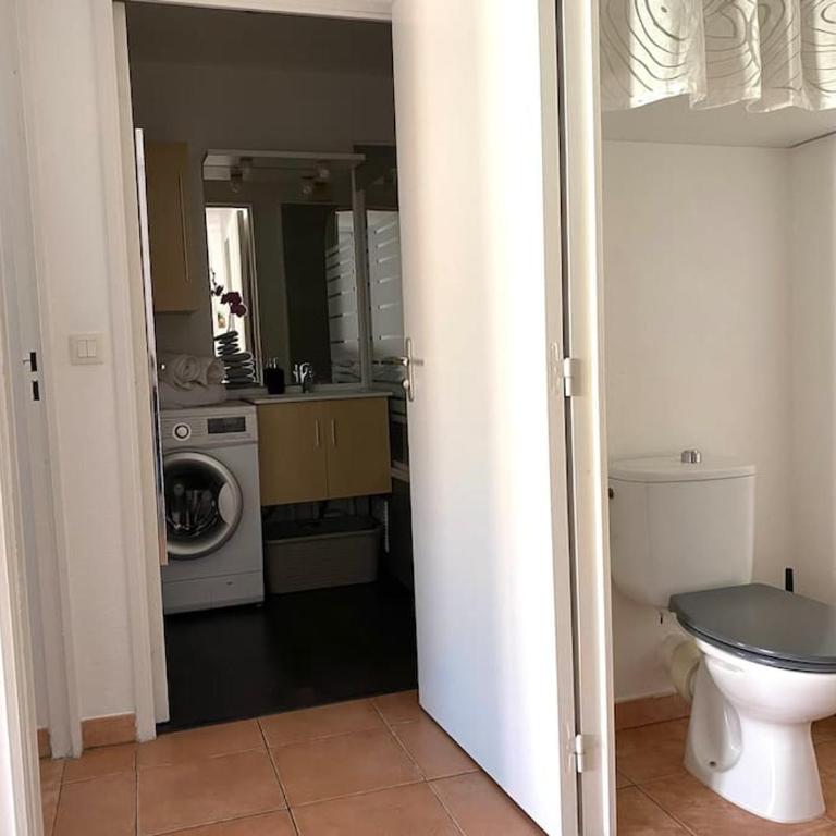 Coeur de Fréjus, L'AMPHITHÉÂTRE, appartement 3 pièces climatisé, terrasse, barbecue, piscine & parking - Apartment with Terrace - 19