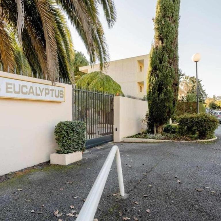 Hello Côte d'Azur - Spacieux 2 pièces au calme à 5 min des plages - Appartement 1 Chambre avec Terrasse - 25
