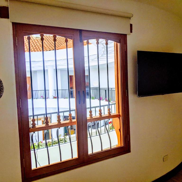 OFF HOSTEL - Suite con cama extragrande - 2