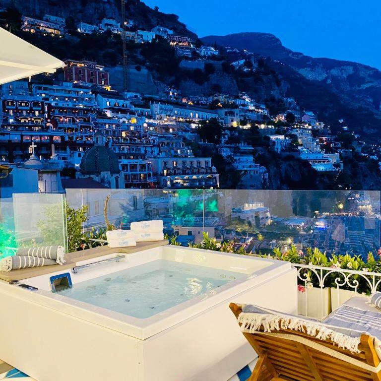 Villa Diamond Luxury Suite - Suite Executive con Vasca Idromassaggio all'Aperto - 5