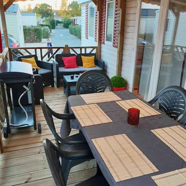 Grand mobilhome spacieux 8 places Fréjus avec piscine payante - Mobile Home - 6