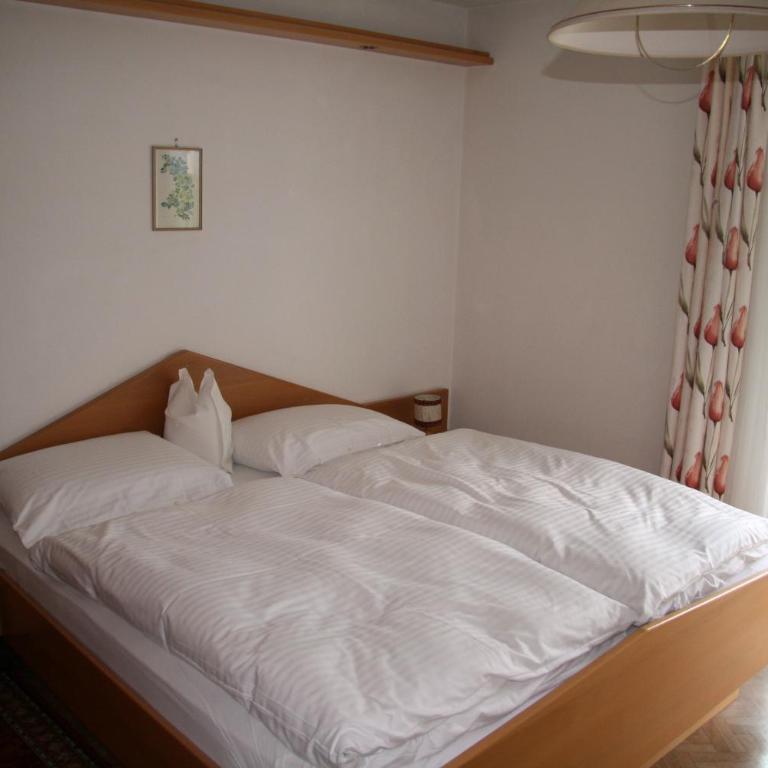 Gaulbachhof - Double Room with Balcony - 1