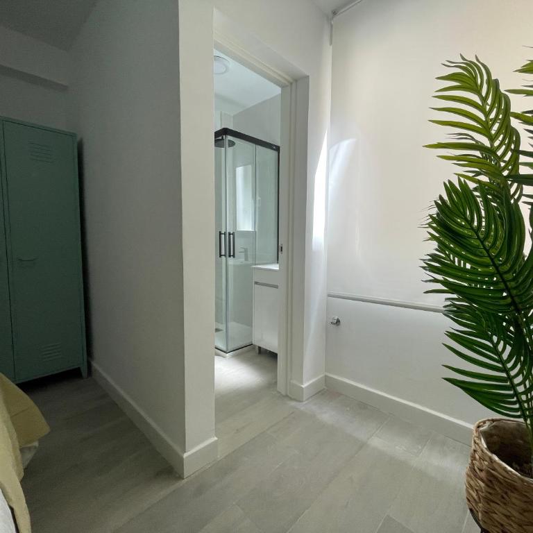 LUMINOSO APARTAMENTO RECIÉN REFORMADO - Three-Bedroom Apartment - 8