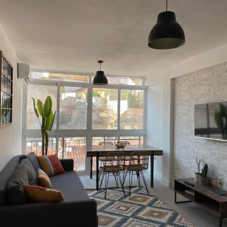 LUMINOSO APARTAMENTO RECIÉN REFORMADO - Three-Bedroom Apartment - 24