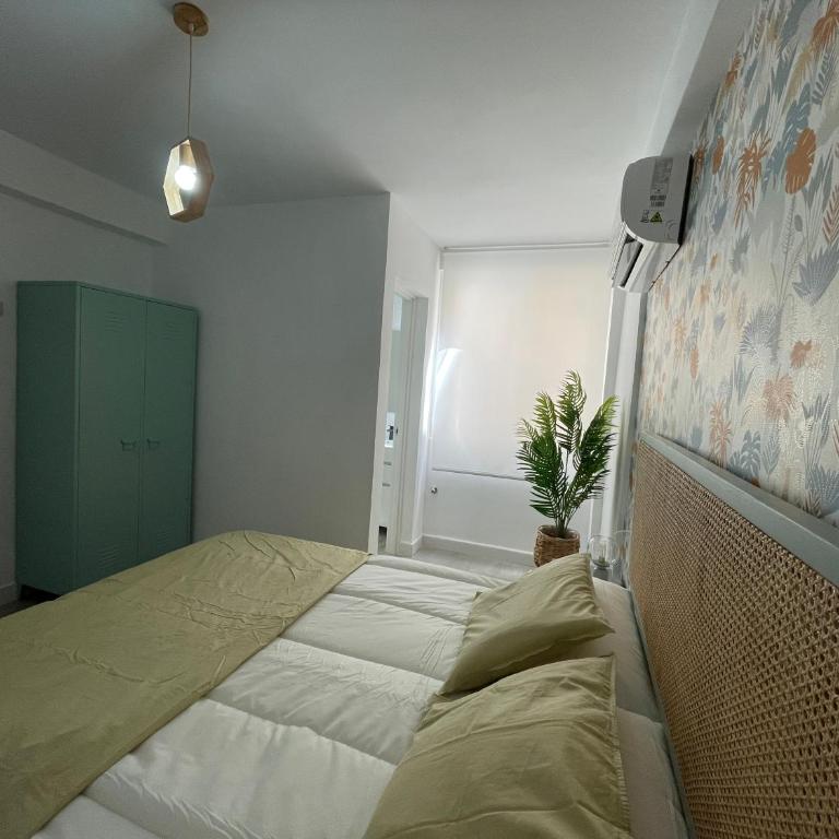 LUMINOSO APARTAMENTO RECIÉN REFORMADO - Three-Bedroom Apartment - 28