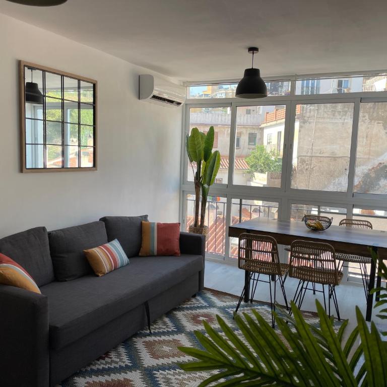 LUMINOSO APARTAMENTO RECIÉN REFORMADO - Three-Bedroom Apartment - 35