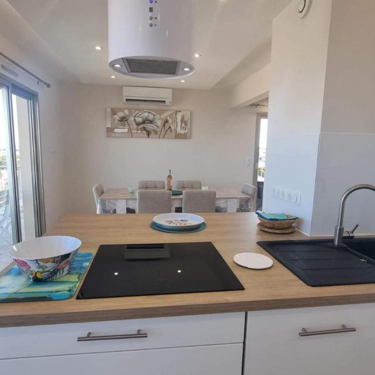 LUXURY APPARTEMENT Vue MER PANORAMIQUE - Appartement - Vue sur Mer - 35