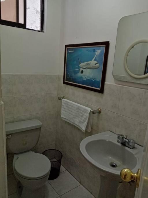 Hermoso Apartamento al Norte cerca de la Embajada Americana - Apartamento de 3 dormitorios - 3