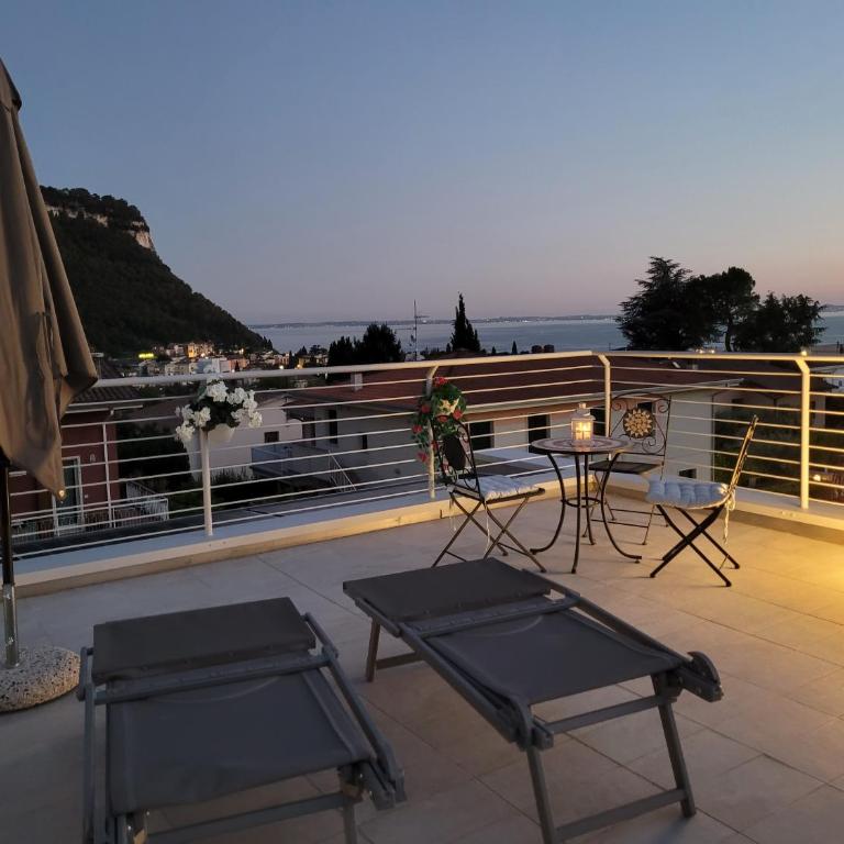 Garda view - Appartamento con solarium privato con vista lago - Appartamento con 2 Camere da Letto - 8