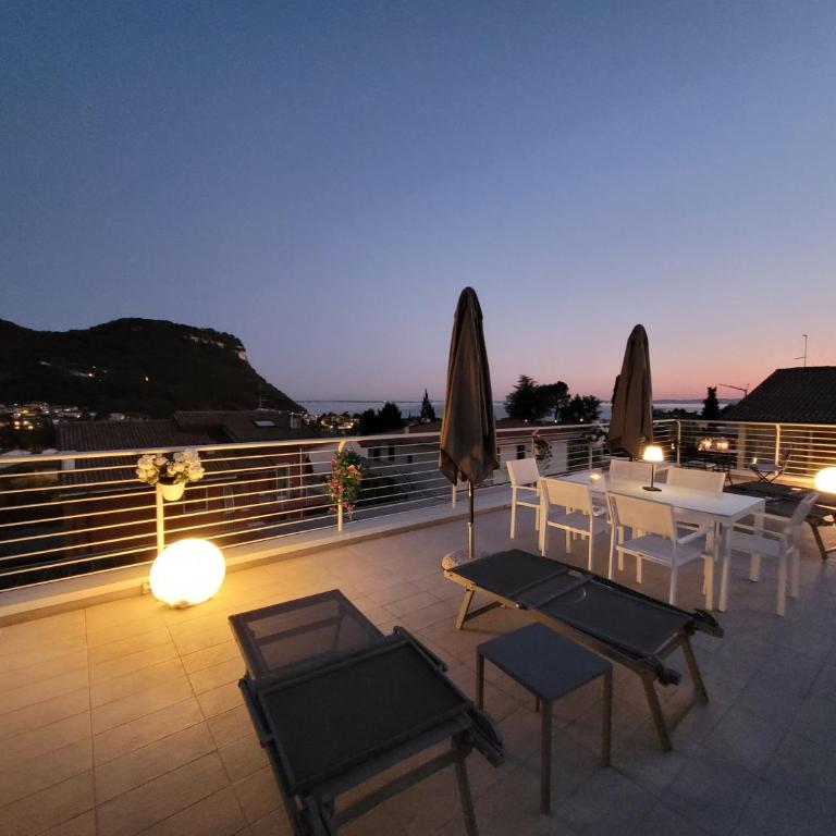 Garda view - Appartamento con solarium privato con vista lago - Appartamento con 2 Camere da Letto - 7
