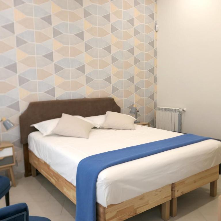 Casa Consoli - Double Room with Balcony - 9