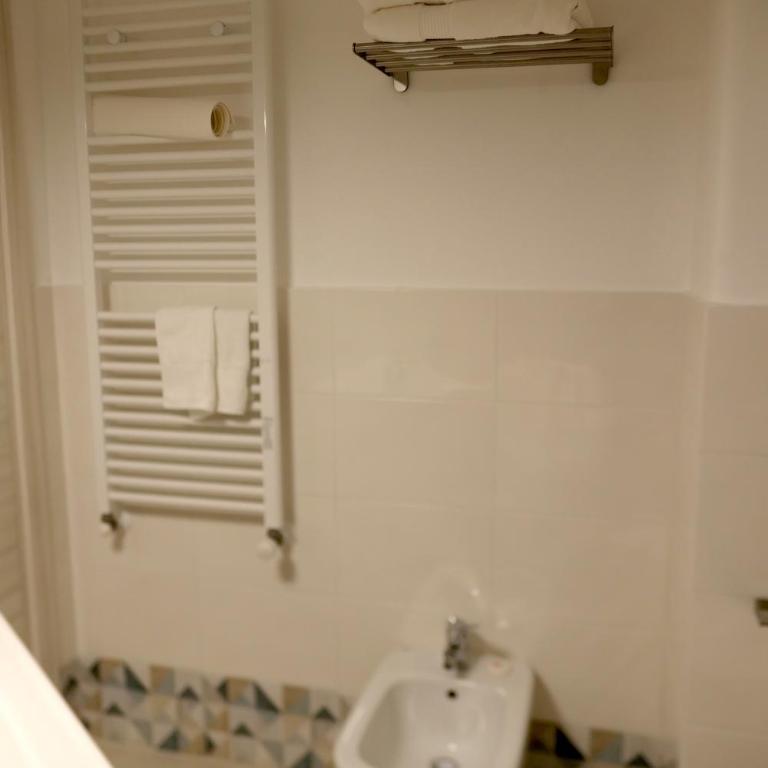 Casa Consoli - Double Room with Balcony - 15
