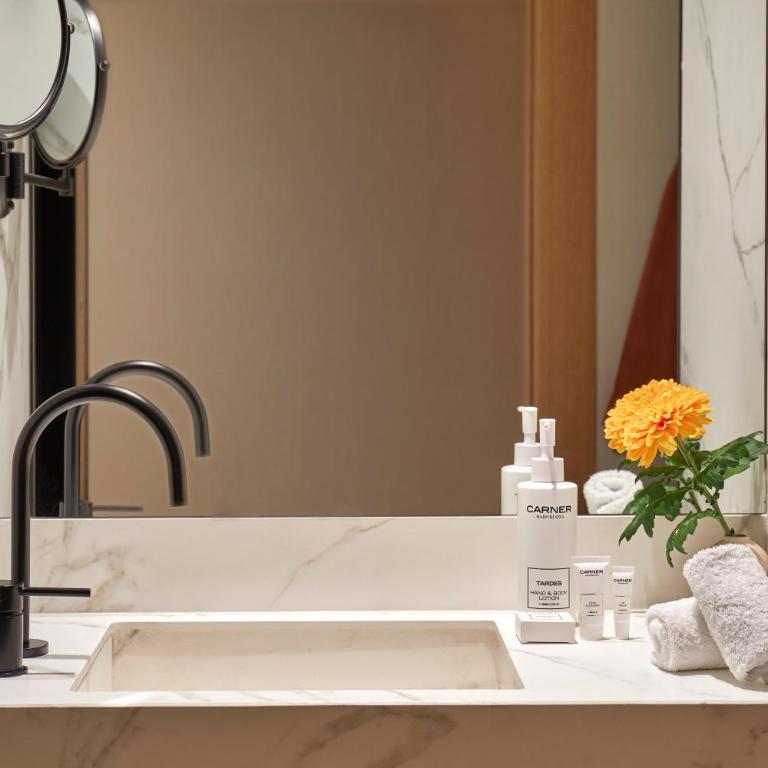 Kimpton Vividora Hotel by IHG - Essential Room - 2