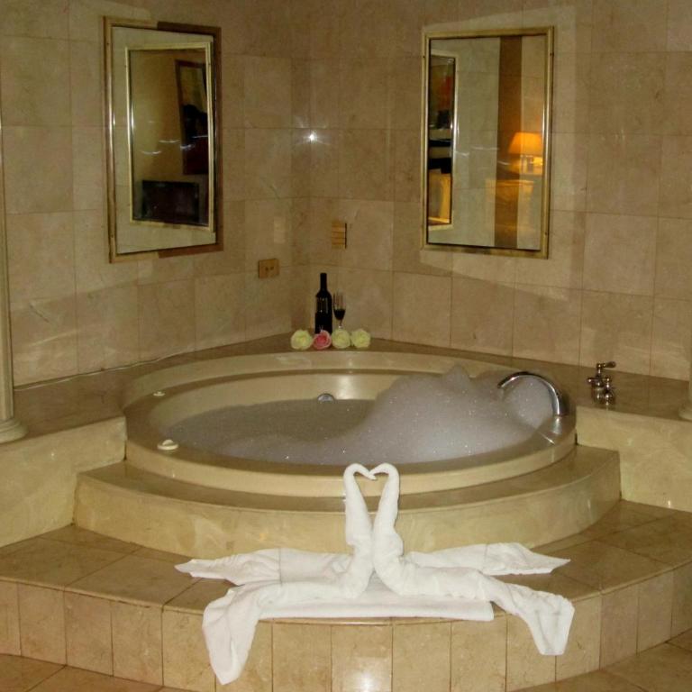 Sunio City - Master Suite - 8