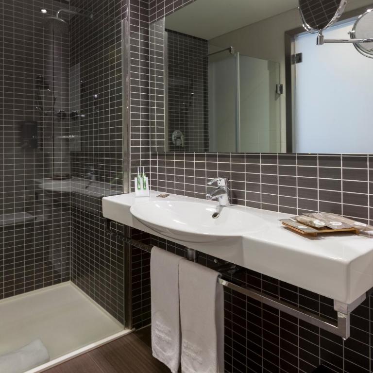 Axor Barajas - Habitación Doble con servicio gratuito de enlace con el aeropuerto - 1 o 2 camas - 12
