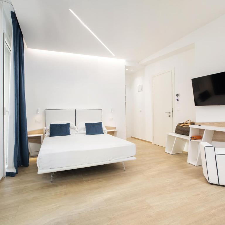 One Design Hotel - Camera Quadrupla Superior con Balcone - 3