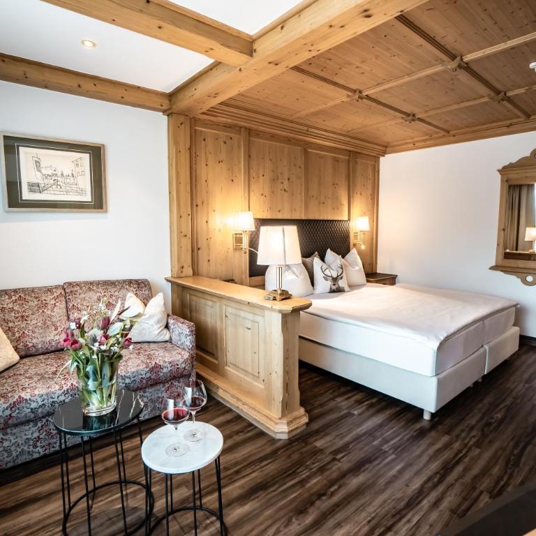 Hotel Hubertushof - Doppelzimmer mit Straßenblick - 3