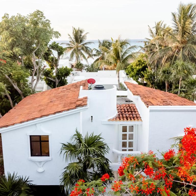 Exclusive Villa Steps from the Beach Playacar - Villa - 45